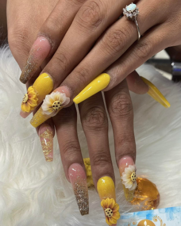 Beautiful nail art design example 1 - professional manicure work